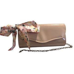 Super Cute Fashion Crossbody/Clutch!